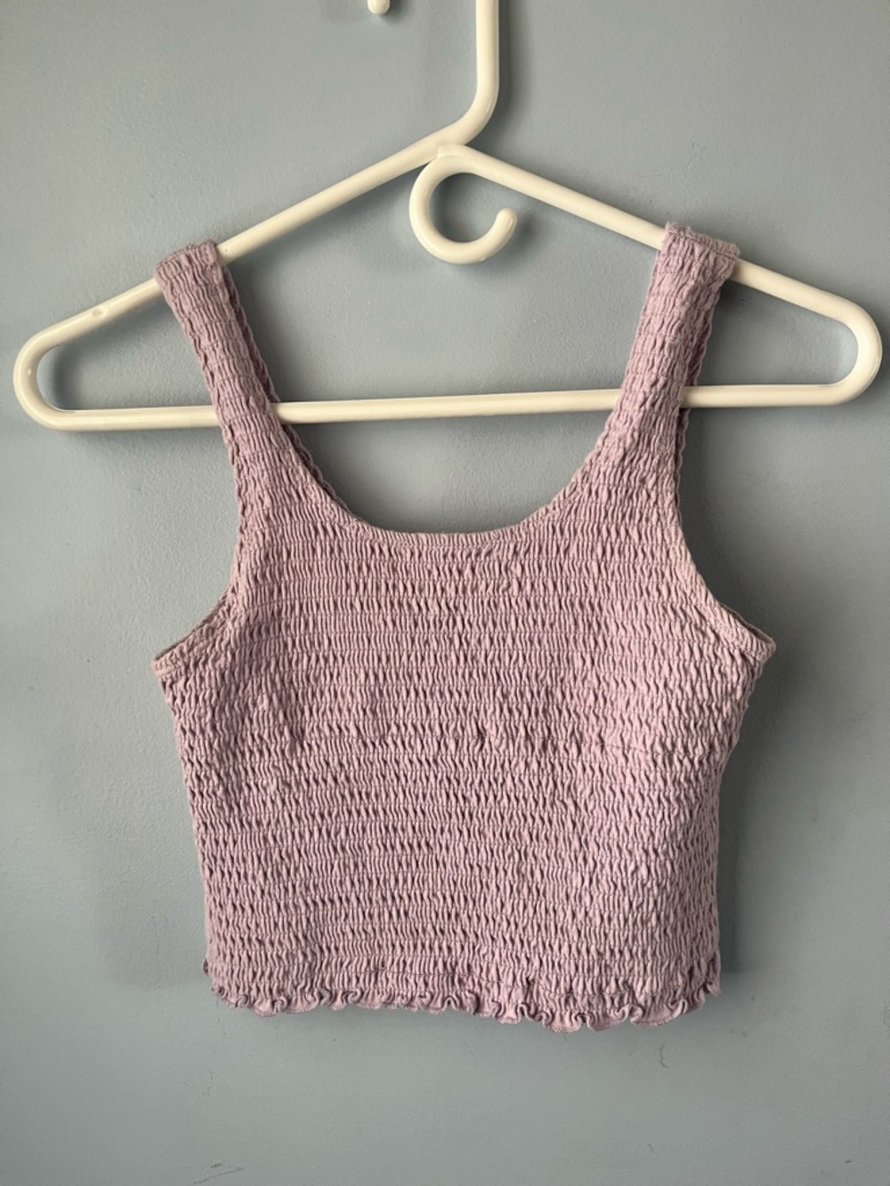✨ 3/$30 Hollister Lilac Purple Fully Smocked Cropped Cotton Stretch Tank Size XS